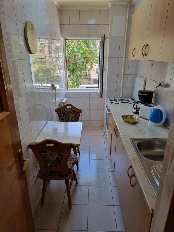Ferienwohnung Charming And Intimate Getaway In Bucharest - Near Unirii Square Exterior foto
